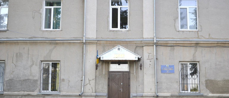 Фасад Хмільницька районна стоматологічна поліклініка / 
