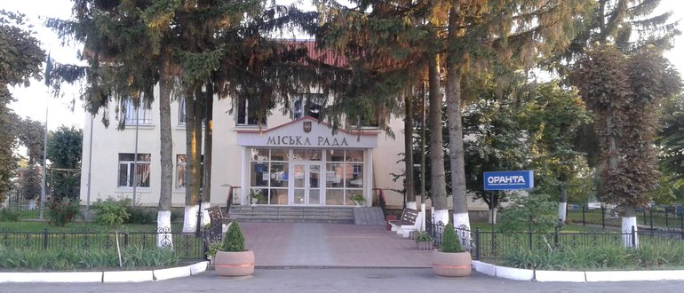 Фасад Калинівська міська рада / 