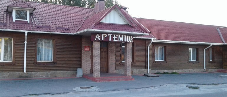 Фасад Кафе-бар "Артеміда" / 