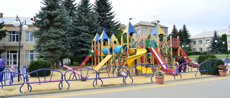 Фасад Дитячий майданчик / 