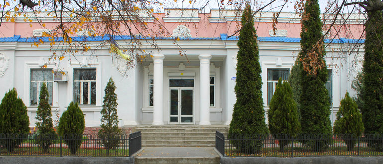 Фасад Тульчинська районна філія Вінницького обласного центру зайнятості / 