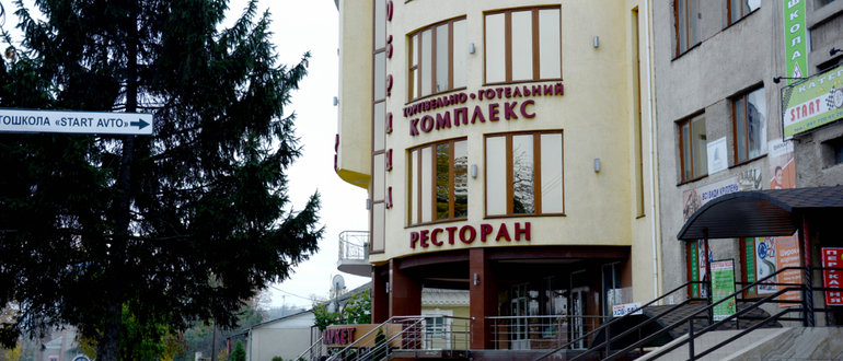 Фасад Торговельно-готельний комплекс Добряна / 