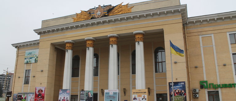 Фасад Будинок офіцерів / 