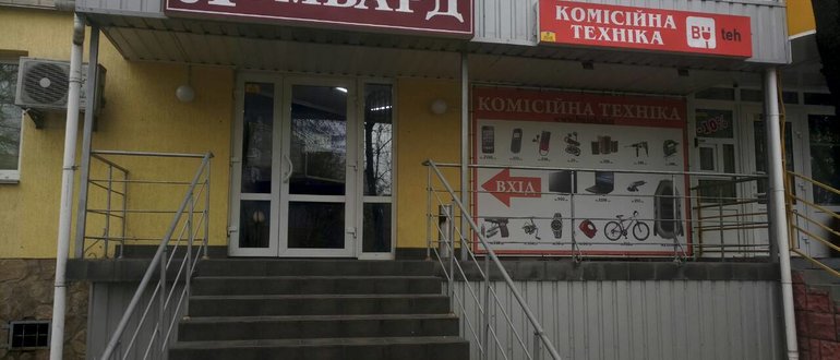 Фасад Найращий ломбард / 