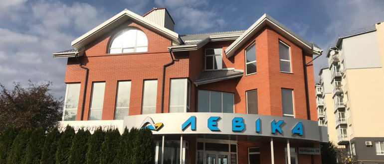 Фасад Левіка / 