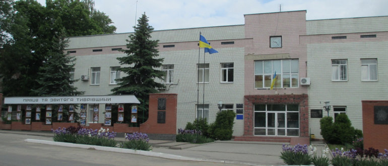 Фасад Тиврівська районна державна адміністрація / 